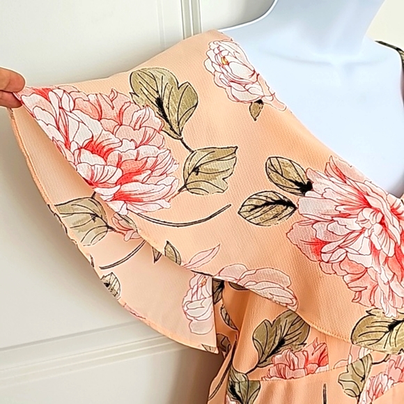 Floral ruffle sleeve dress - Picture 8 of 9